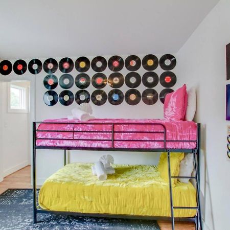 Howdy House New And Trendy With Rooftop Deck ナッシュビル エクステリア 写真
