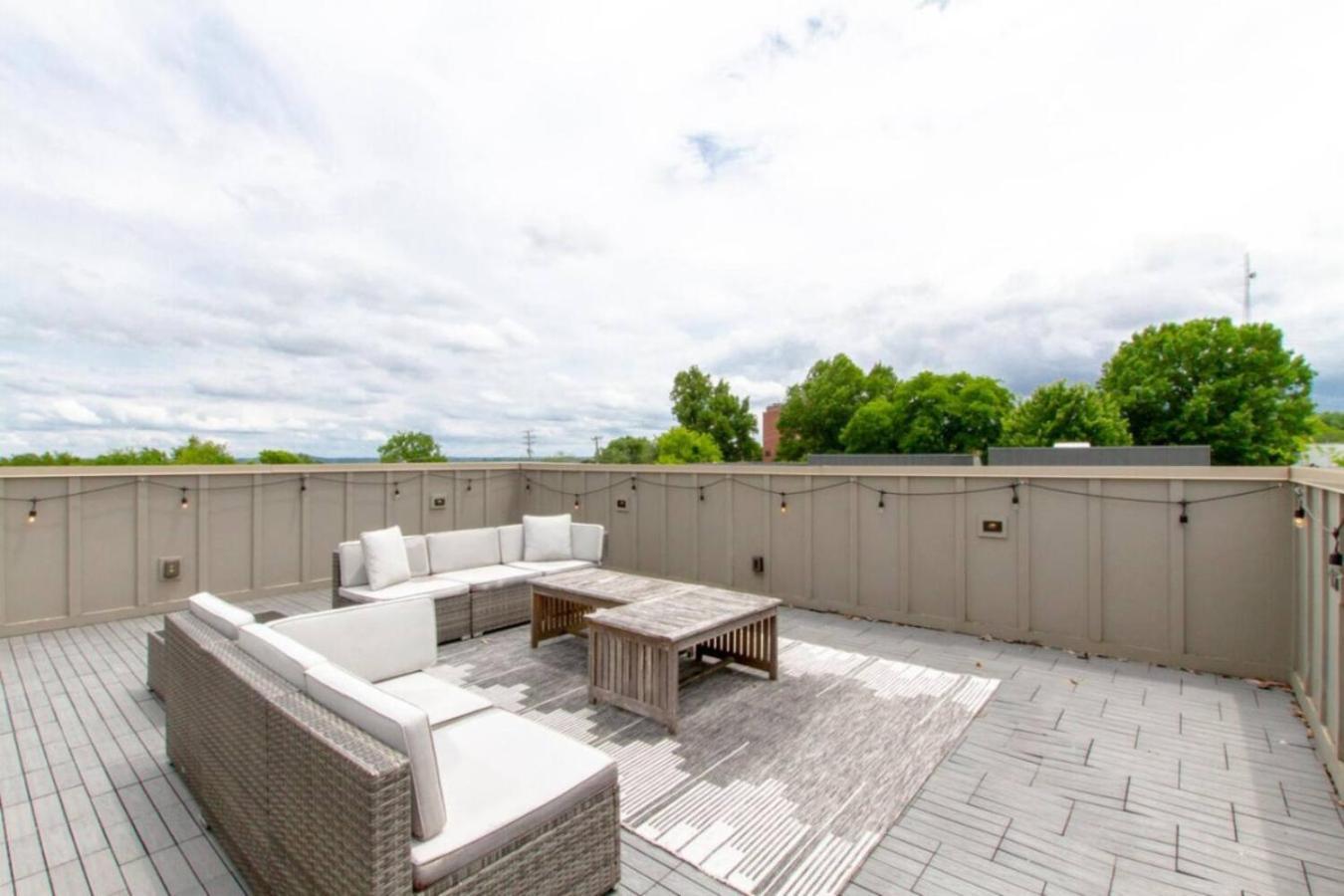Howdy House New And Trendy With Rooftop Deck ナッシュビル エクステリア 写真