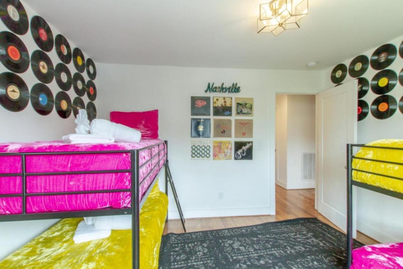 Howdy House New And Trendy With Rooftop Deck ナッシュビル エクステリア 写真