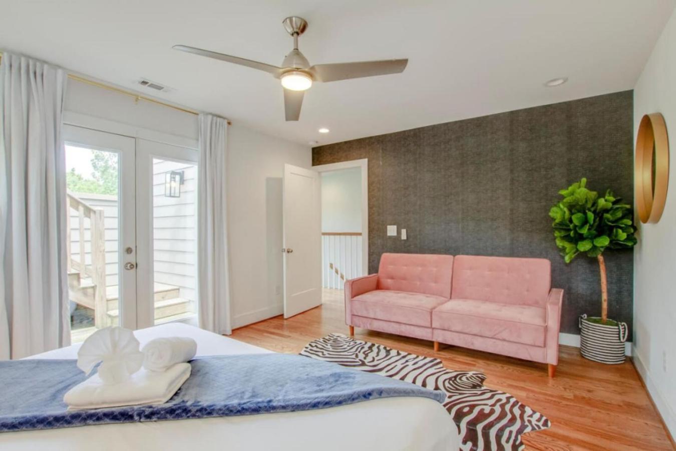 Howdy House New And Trendy With Rooftop Deck ナッシュビル エクステリア 写真