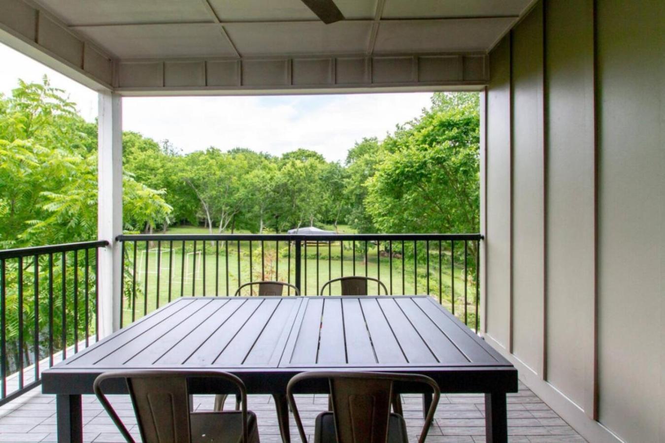 Howdy House New And Trendy With Rooftop Deck ナッシュビル エクステリア 写真