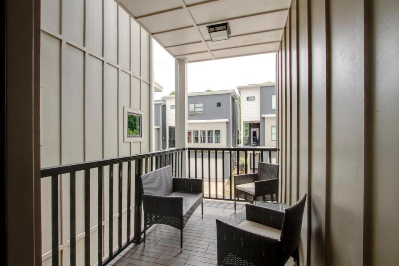 Howdy House New And Trendy With Rooftop Deck ナッシュビル エクステリア 写真