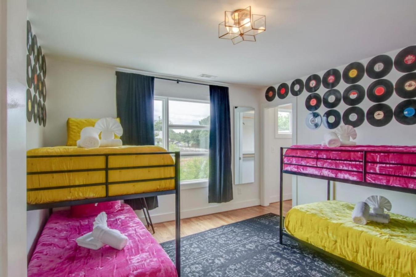 Howdy House New And Trendy With Rooftop Deck ナッシュビル エクステリア 写真